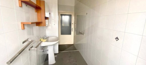 3-salle Penthouse à Bari, Italy No. 17544 10