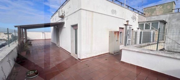 3-salle Penthouse à Bari, Italy No. 17544 14