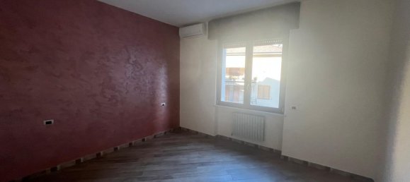 3 rooms Apartment in Voghera, Italy No. 281731 7