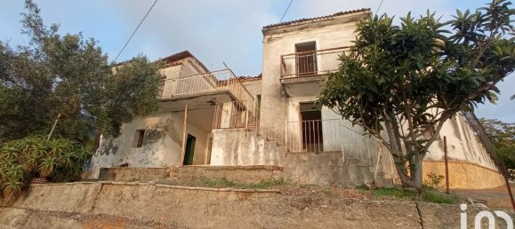 Casa de 3 dormitorios en Longobardi, Italy No. 81733 2