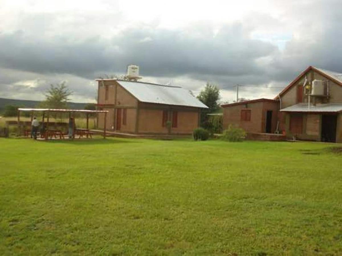 350m² Commercial property in Cordoba, Argentina No. 26712