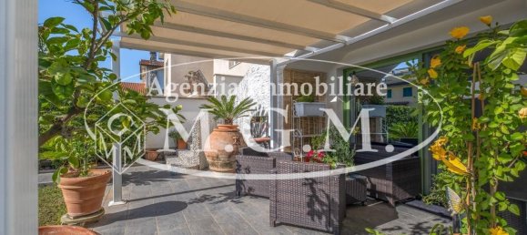 10 rooms Villa in Bientina, Italy No. 72631 6