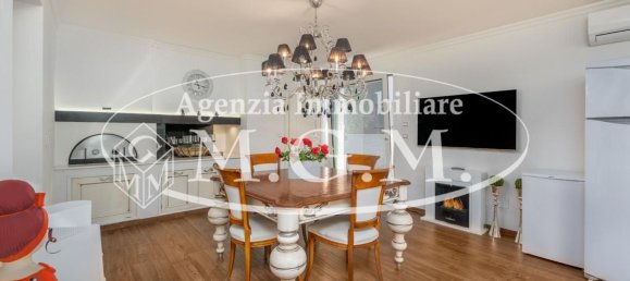 10 rooms Villa in Bientina, Italy No. 72631 16