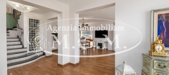 10 rooms Villa in Bientina, Italy No. 72631 15