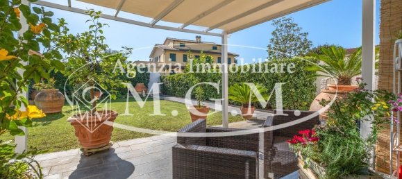 10 rooms Villa in Bientina, Italy No. 72631 7