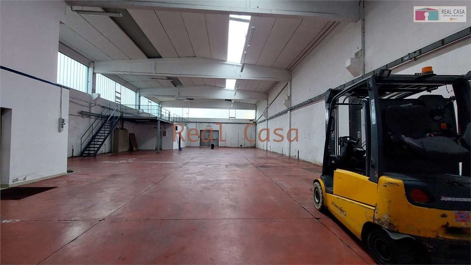 560m² Warehouse in Modena, Italy No. 233485