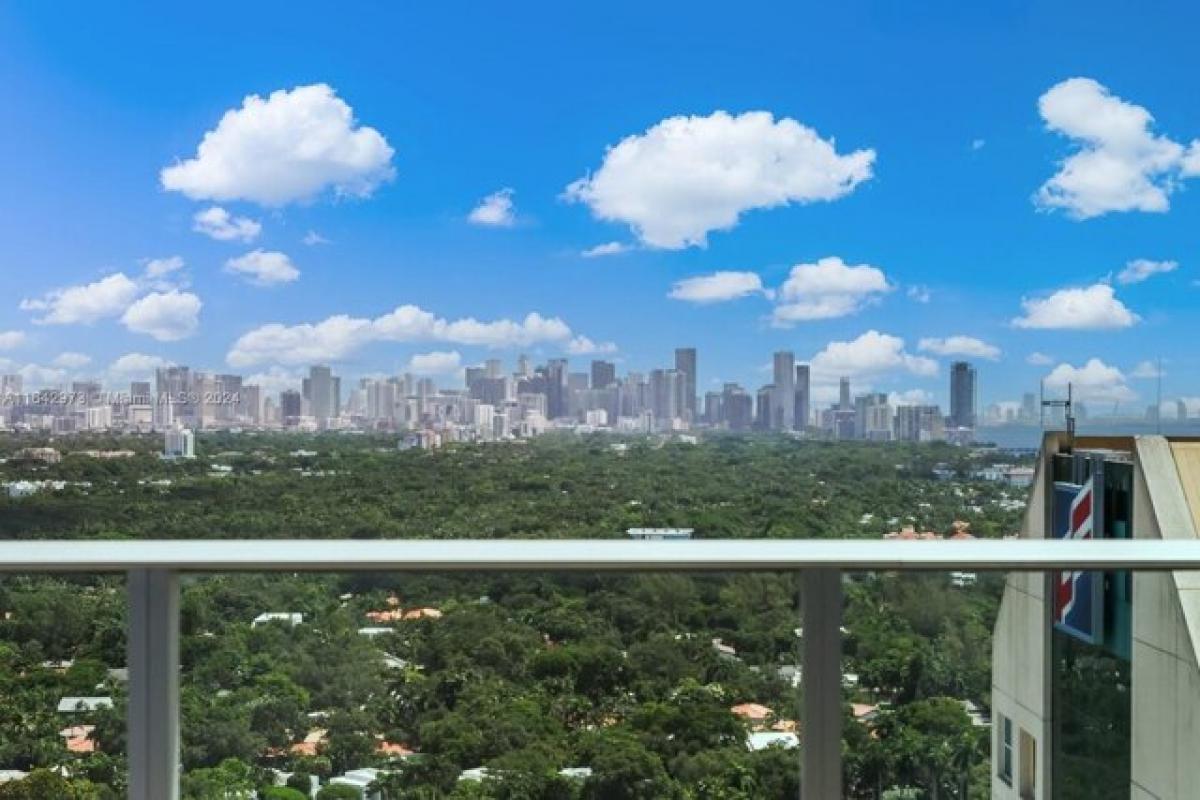 5 bedrooms House in Miami, USA No. 353163