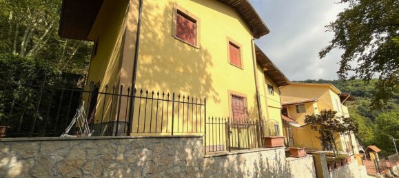 5 bedrooms House in Alvito, Italy No. 380417 22