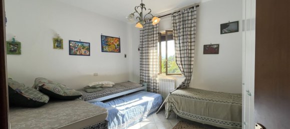 5 bedrooms House in Alvito, Italy No. 380417 17