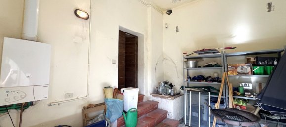 5 bedrooms House in Alvito, Italy No. 380417 8