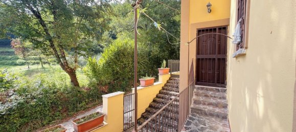 5 bedrooms House in Alvito, Italy No. 380417 9