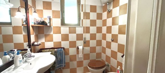 5 bedrooms House in Alvito, Italy No. 380417 18