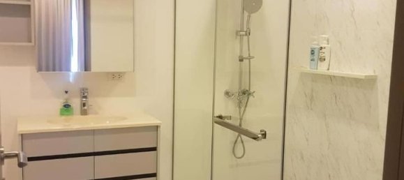 Apartamento com 1 quarto em condomínio em Watthana, Thailand N.º 4600 5