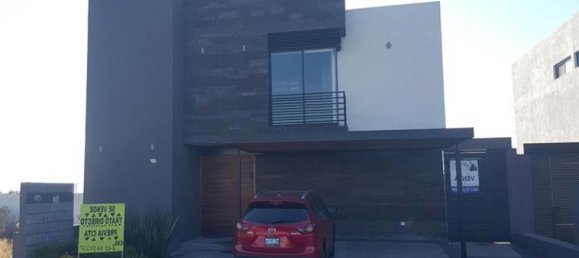 3 bedrooms House in El Marques, Mexico No. 150730 2