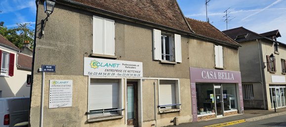 2 bedrooms Building in Plailly, France No. 86553 5