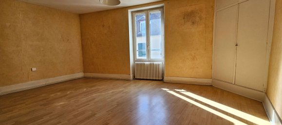 2 bedrooms Building in Plailly, France No. 86553 2