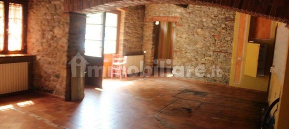 130m² Commercial property in Borgo a Mozzano, Italy No. 320887 5