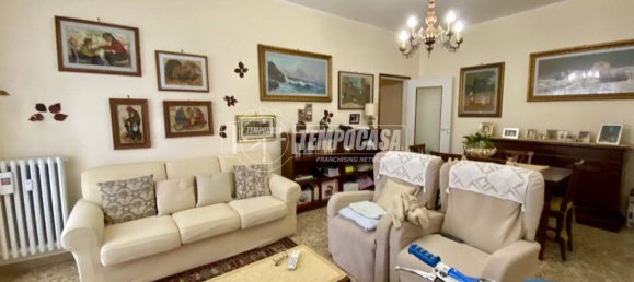 Apartamento de 1 dormitorio en Massa, Italy No. 213067 2