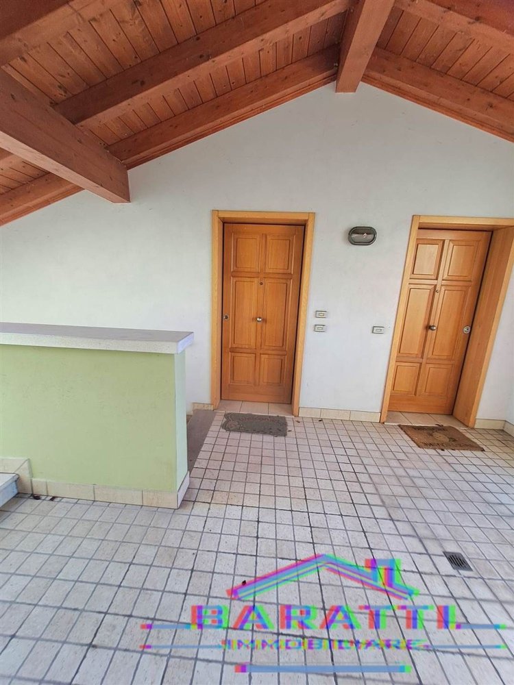 2-salle Appartement à Mirandola, Italy No. 308149