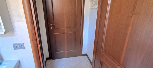 2-salle Appartement à Mirandola, Italy No. 308149 10