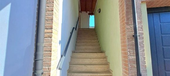 2-salle Appartement à Mirandola, Italy No. 308149 2