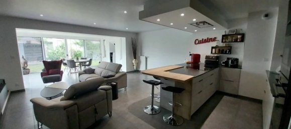 5 bedrooms House in Chartres, France No. 267874 2