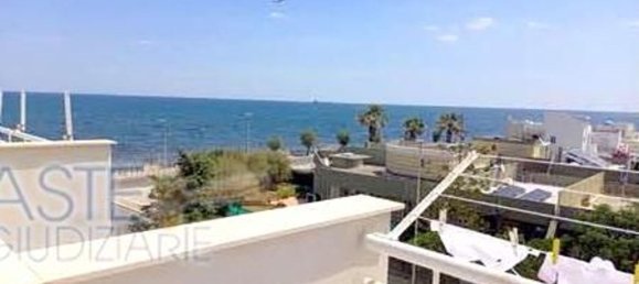 Duplex de 4 divisões em Bari, Italy N.º 270700 30