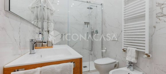 2 chambres Appartement à Milan, Italy No. 374334 28