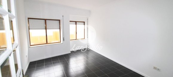 3 bedrooms Apartment in Povoa de Varzim, Portugal No. 51300 2