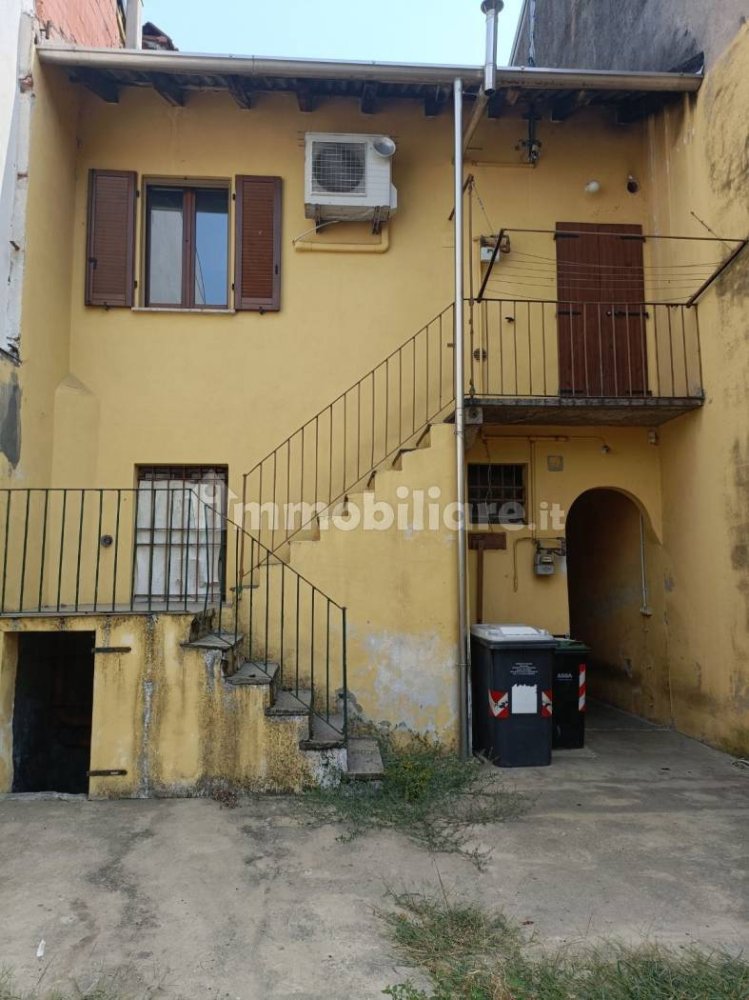 1 Schlafzimmer Villa in Novara, Italy, Nr. 325012