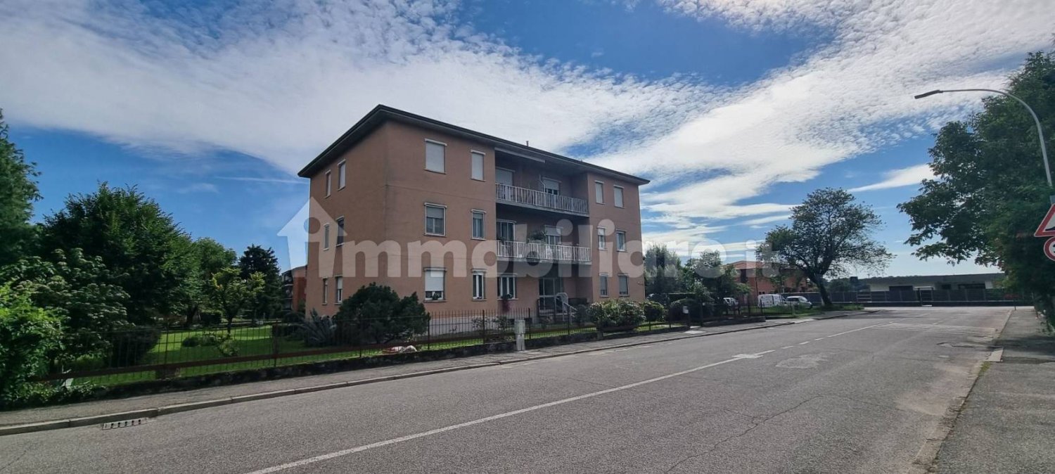 2 bedrooms Apartment in Curno, Italy No. 304543