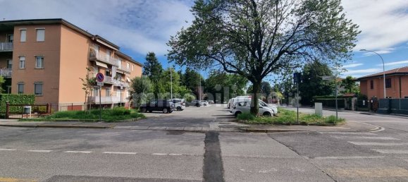 2 bedrooms Apartment in Curno, Italy No. 304543 3