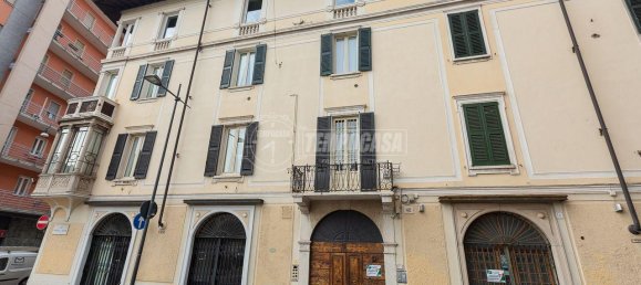 10 rooms Building in Brescia, Italy No. 226605 5