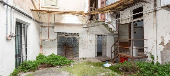 10 rooms Building in Brescia, Italy No. 226605 11