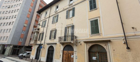 10 rooms Building in Brescia, Italy No. 226605 4