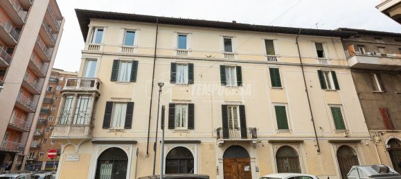 10 rooms Building in Brescia, Italy No. 226605 6
