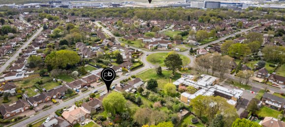 3 bedrooms Bungalow in Horley, United Kingdom No. 1010 12