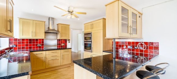 3 bedrooms Bungalow in Horley, United Kingdom No. 1010 4