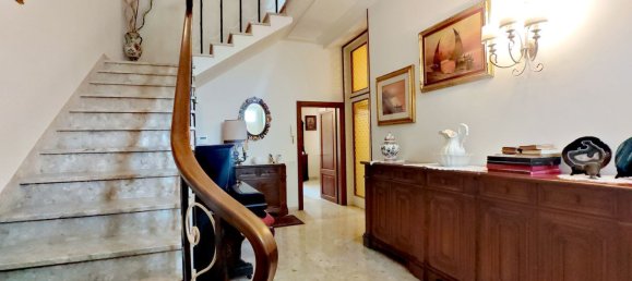 9 rooms House in Empoli, Italy No. 295996 3