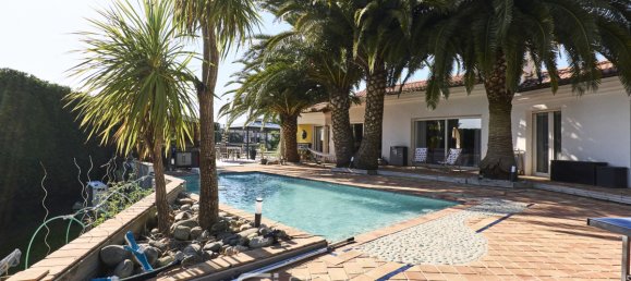 5 bedrooms House in Royan, France No. 294192 2