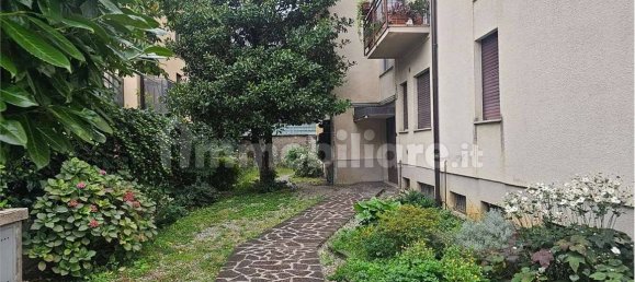 Apartamento de 2 dormitorios en Bergamo, Italy No. 379463 14