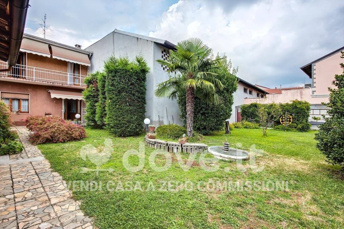3 bedrooms Villa in San Giorgio su Legnano, Italy No. 263512