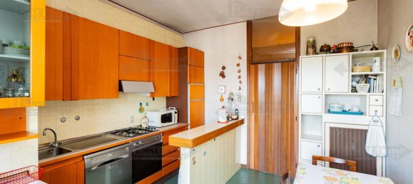 3 bedrooms Commercial property in Milan, Italy No. 274519 11