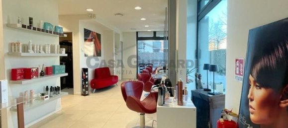 75m² Commercial property in Dalmine, Italy No. 364739 3