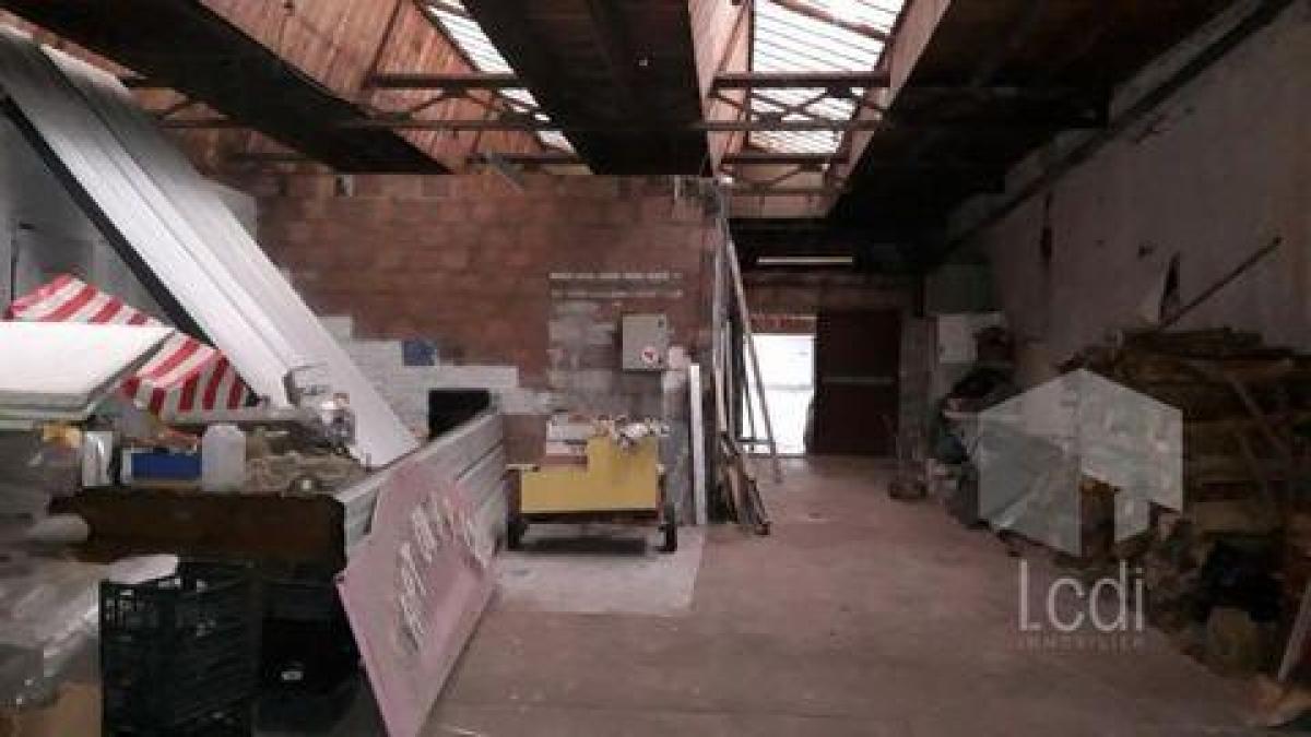 80m² Factory in Nancy, France No. 18812