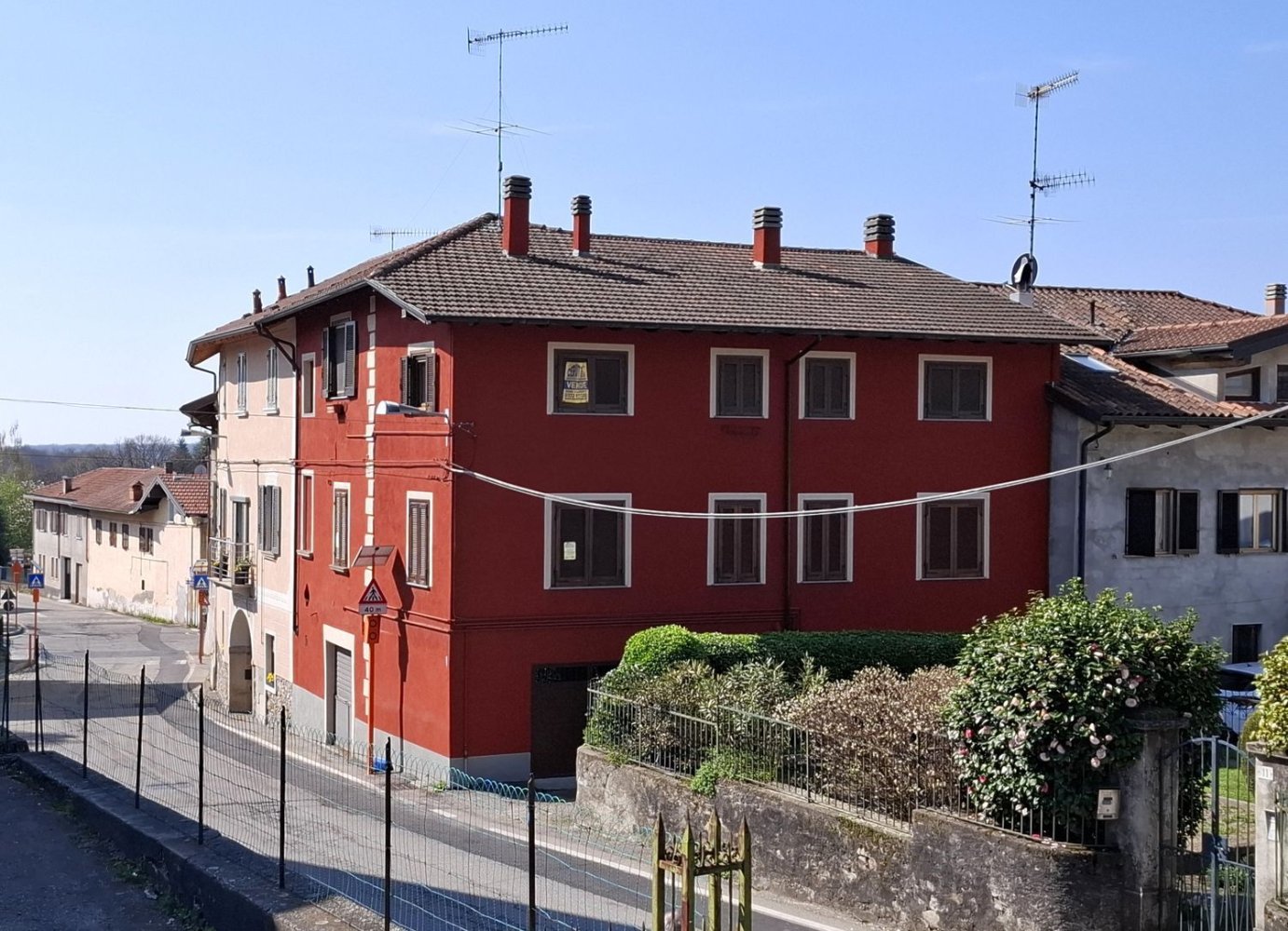 4 rooms Apartment in Bolzano Novarese, Italy No. 295659