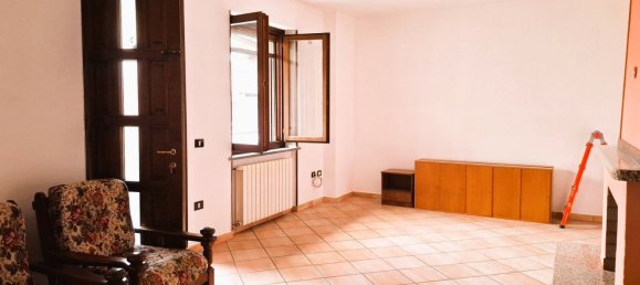 4 rooms Apartment in Bolzano Novarese, Italy No. 295659 6