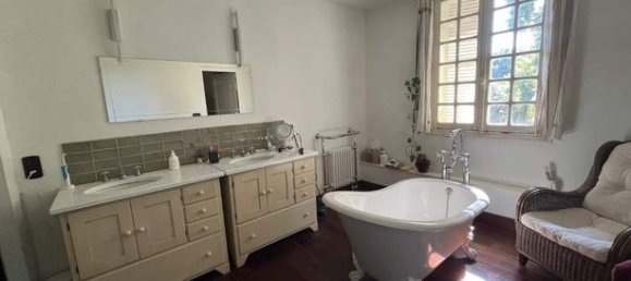 6 bedrooms House in Cheille, France No. 304118 8