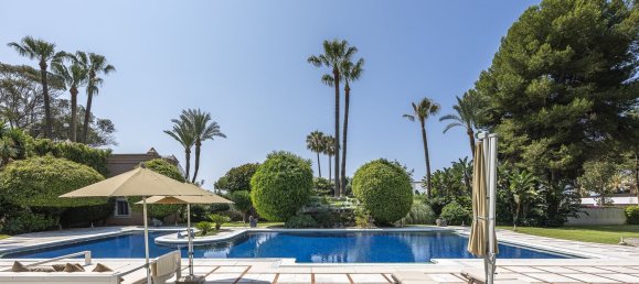 8 bedrooms House in Estepona, Spain No. 140113 2