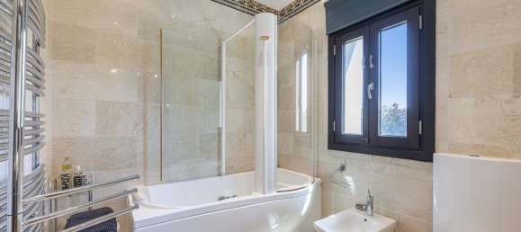 8 bedrooms House in Estepona, Spain No. 140113 21